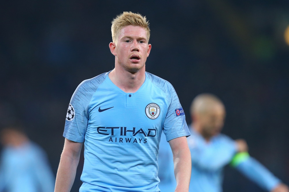Kevin De Bruyne playing football for Man City